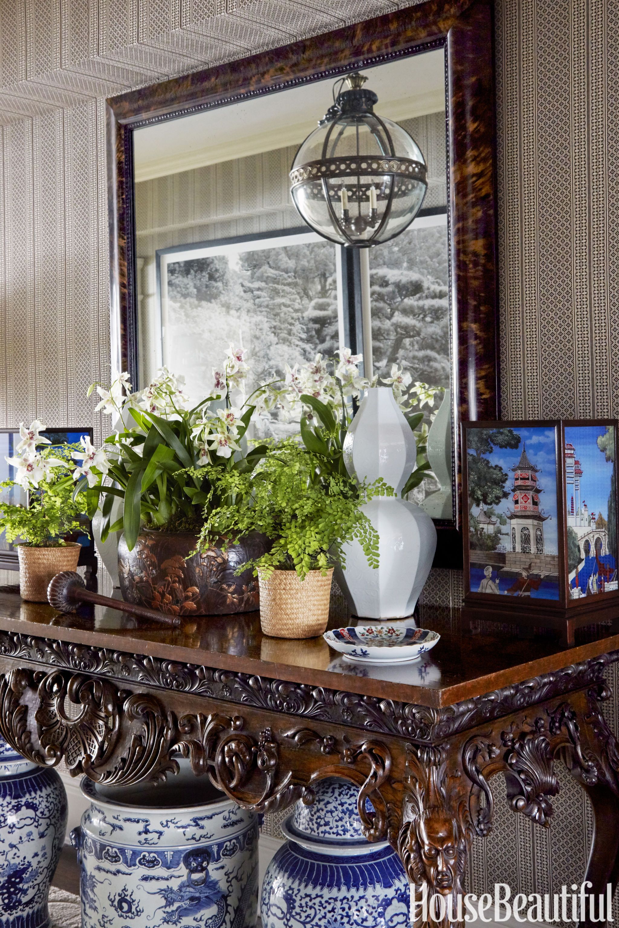Markham Roberts Designs a Chic Manhattan Apartment - Stylish
