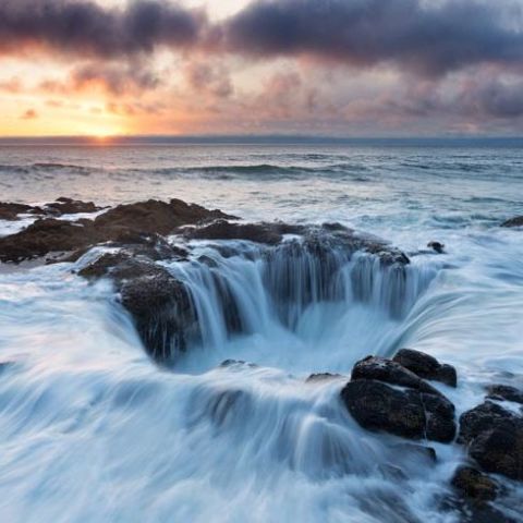 Thor's Well in Oregon - Drainpipe to the Pacific