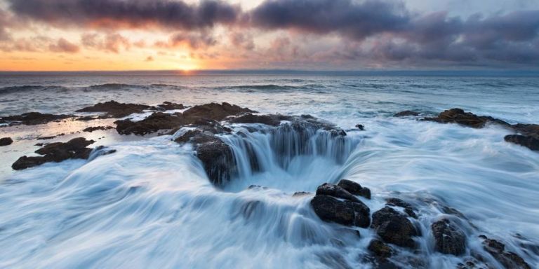Thor's Well in Oregon
