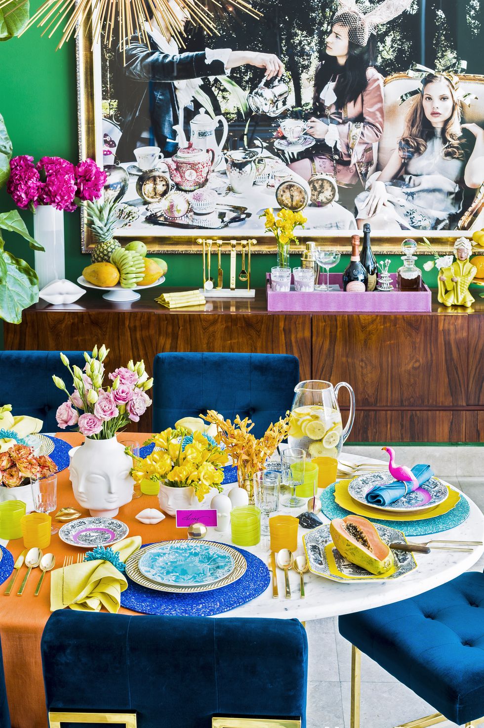 https://hips.hearstapps.com/hbu.h-cdn.co/assets/17/18/1493734735-tropical-brunch-tablescape.jpg?crop=0.953xw:0.955xh;0,0&resize=980:*