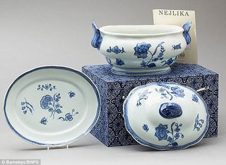 Porcelain, Blue and white porcelain, Dishware, Ceramic, Serveware, Dinnerware set, Saucer, Plate, Tableware, earthenware, 