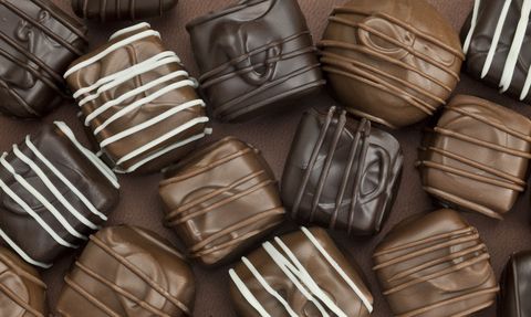 Science Says Eating Chocolate Every Day Is Good for Your Brain 1499103234-1499095571-chocolates