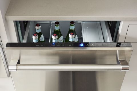 <p>With three&nbsp;modes — "refrigeration" (to preserve&nbsp;fresh produce), "pantry" (to store things at&nbsp;a slightly warmer temperature) or "bar" (designed specifically for beverages), there's a setting&nbsp;on the&nbsp;<a href="http://www.thermador.com/refrigeration/under-counter/t24ur820ds-24-316-inch-undercounter-double-drawer-refrigerator-professional-handle" target="_blank">Thermador 24" Under Counter Refrigeration Drawer</a><span class="redactor-invisible-space" data-verified="redactor" data-redactor-tag="span" data-redactor-class="redactor-invisible-space"></span> to suit every need.<span class="redactor-invisible-space" data-verified="redactor" data-redactor-tag="span" data-redactor-class="redactor-invisible-space"></span></p>