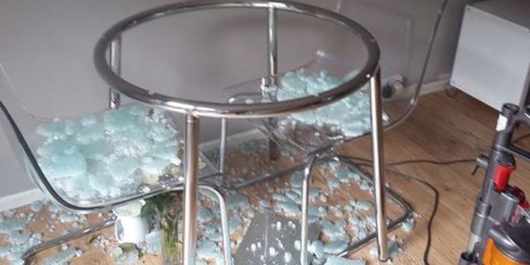 Glass Ikea Table Shatters Salmi, Round Glass Table Tops Ikea