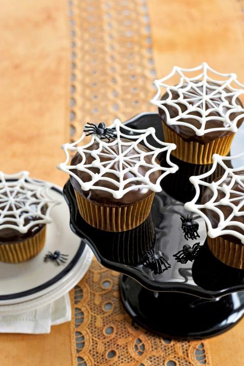 spider web cupcakes