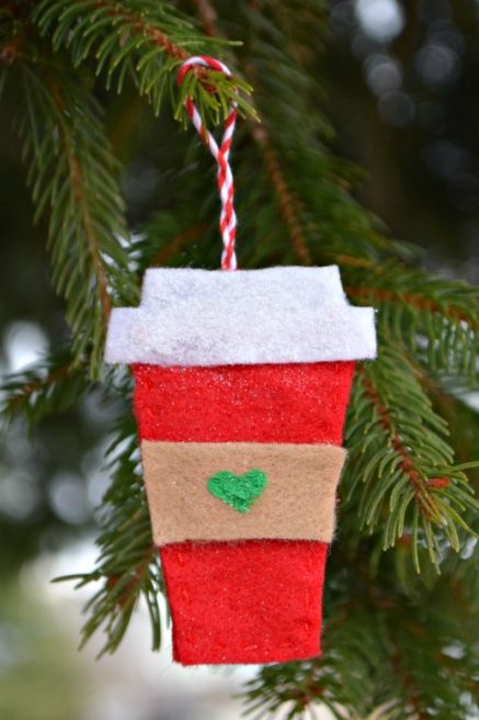 27 Homemade Christmas Ornaments That Bring the Joy