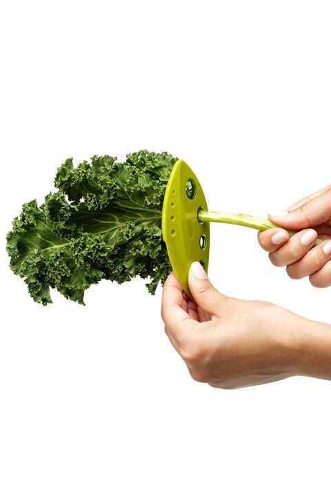 Vegetable, Leaf vegetable, Leaf, Hand, Vegetarian food, Broccoli, Cruciferous vegetables, Food, Plant, Kitchen utensil, 