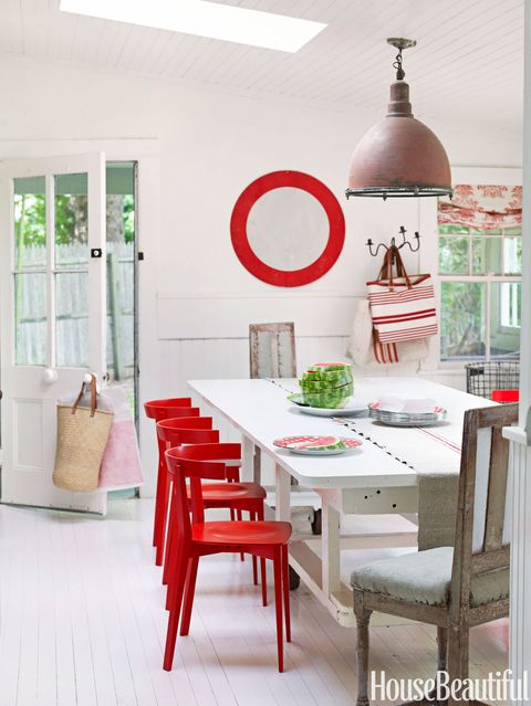 red accents dining room