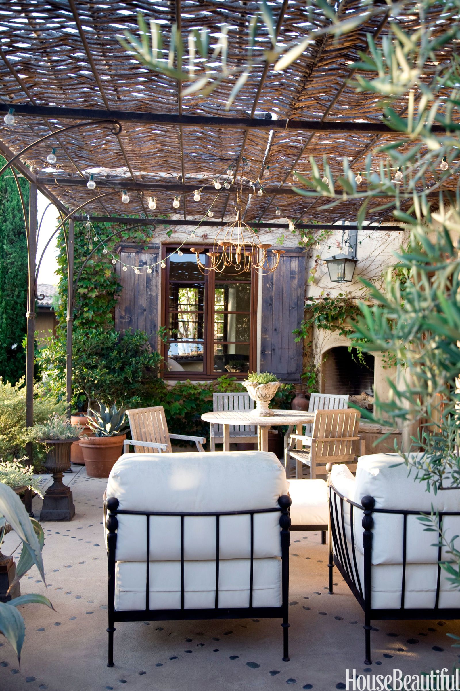 5 Most Popular Pins on Pinterest This Week: Decluttering Tips, A Romantic Patio, and More