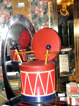 Red, Membranophone, Drum, Percussion, Steel, Kitchen utensil, Idiophone, Cylinder, 