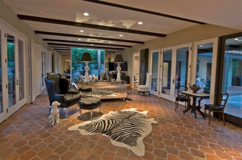 Celebrity Homes Airbnb - Airbnb Listings