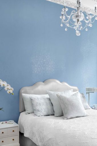 Featured image of post Silver Headboard Bedroom Ideas : Thus, some people are making their own headboards which can be suitable in their bedroom style.