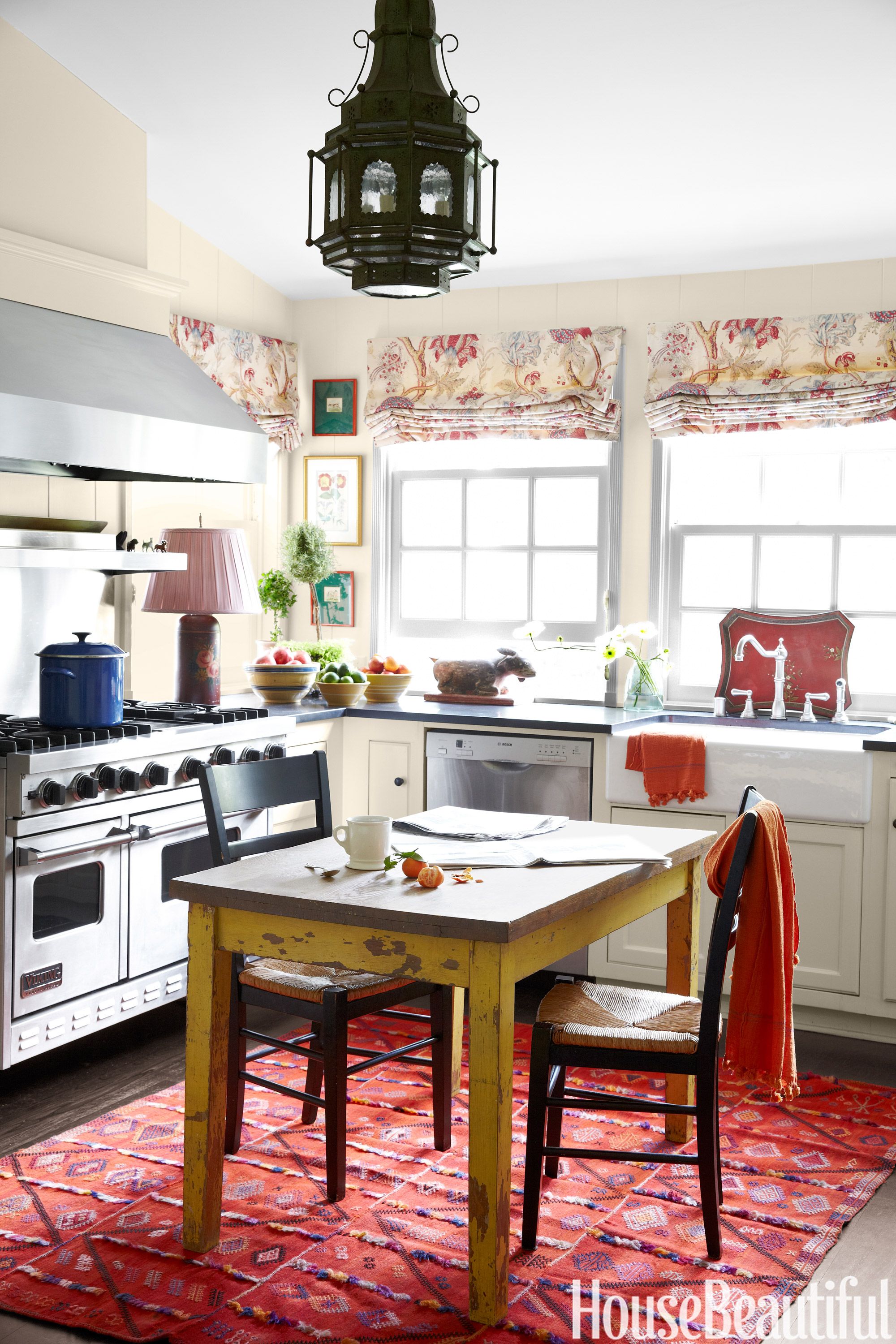 kitchen with table and chairs