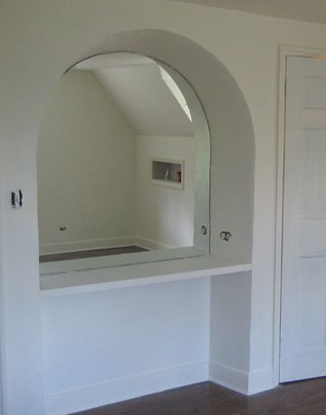 before makeover the arched mirror in bedroom