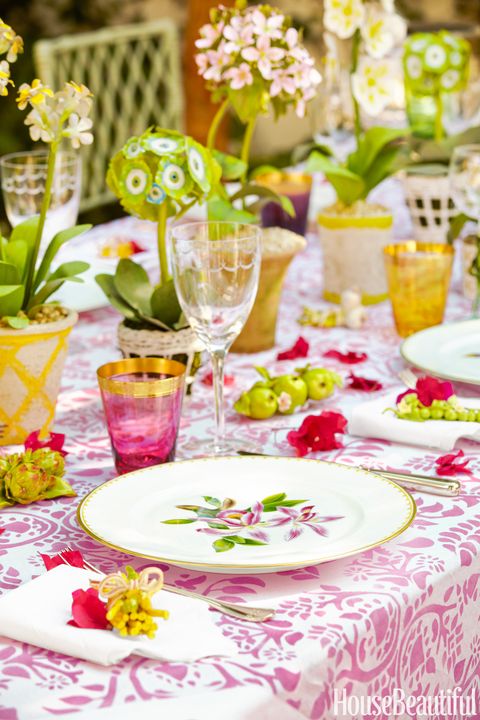 pink and green tablescape