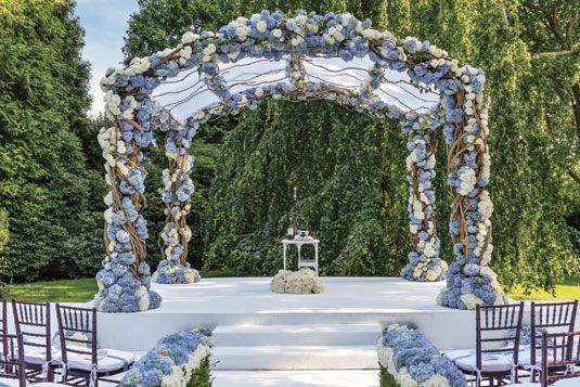 12 of the Most Over-the-Top Flower Arrangements We've Seen This Week