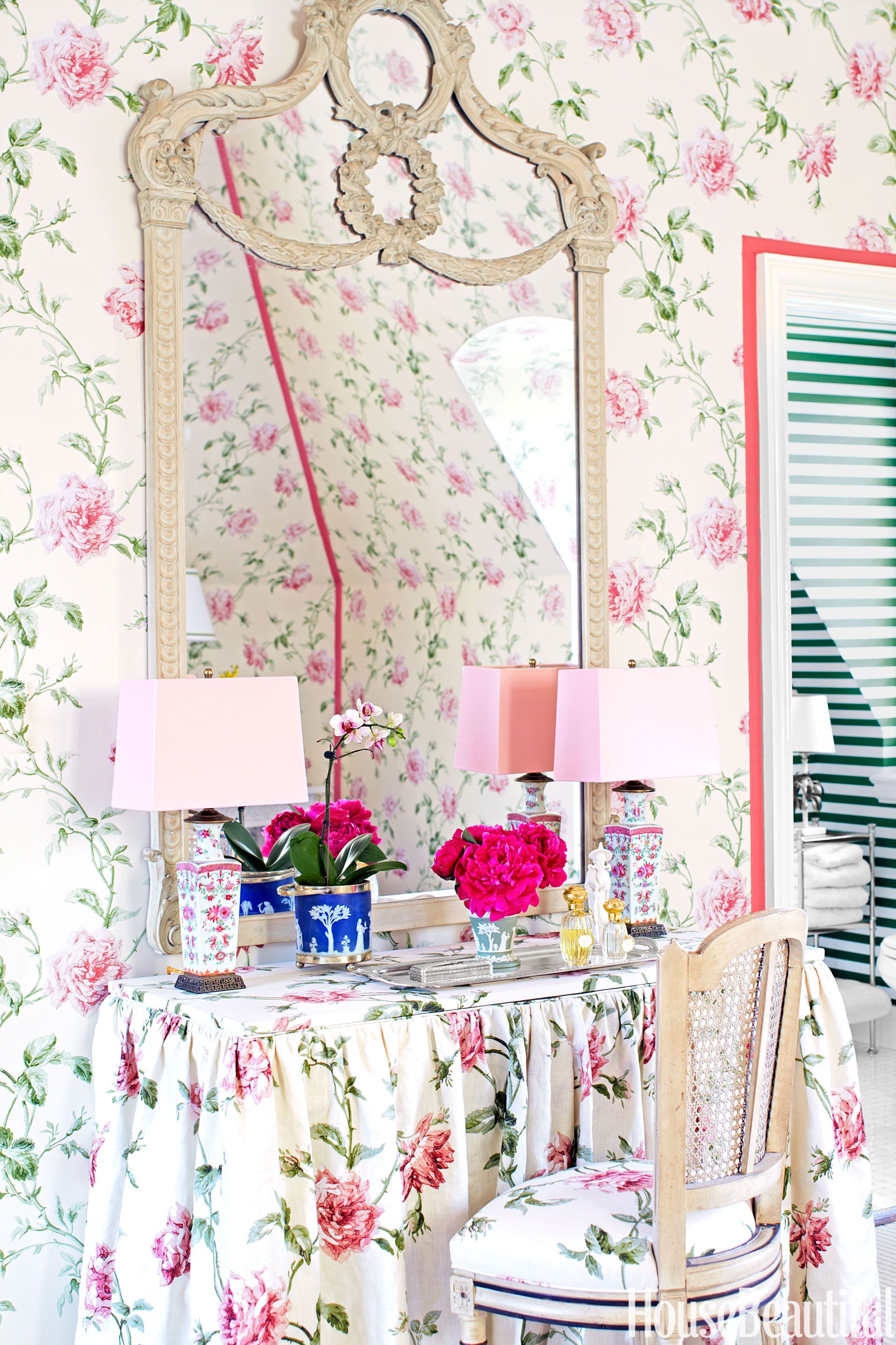 How To Decorate With Florals Floral Decorating Ideas