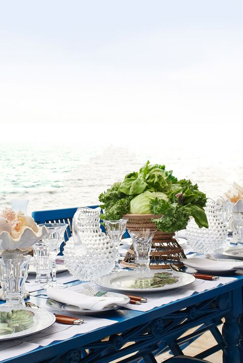 outdoor terrace tablescape