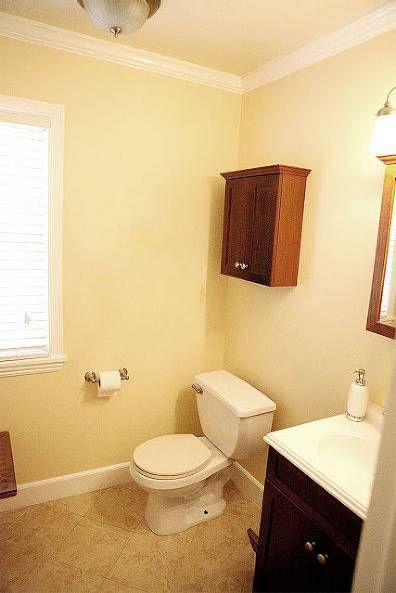 Room, Wood, Toilet seat, Interior design, Property, Wall, Toilet, Floor, Plumbing fixture, Interior design, 