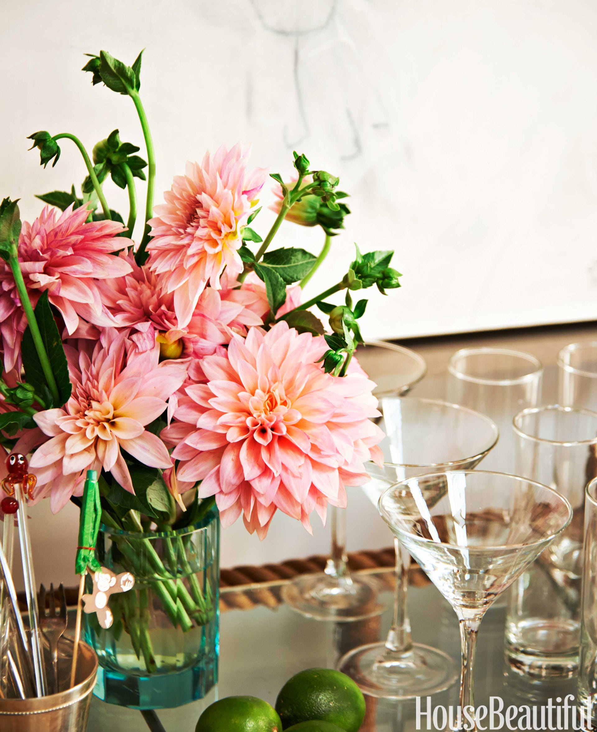 arreeglo floral con dalias