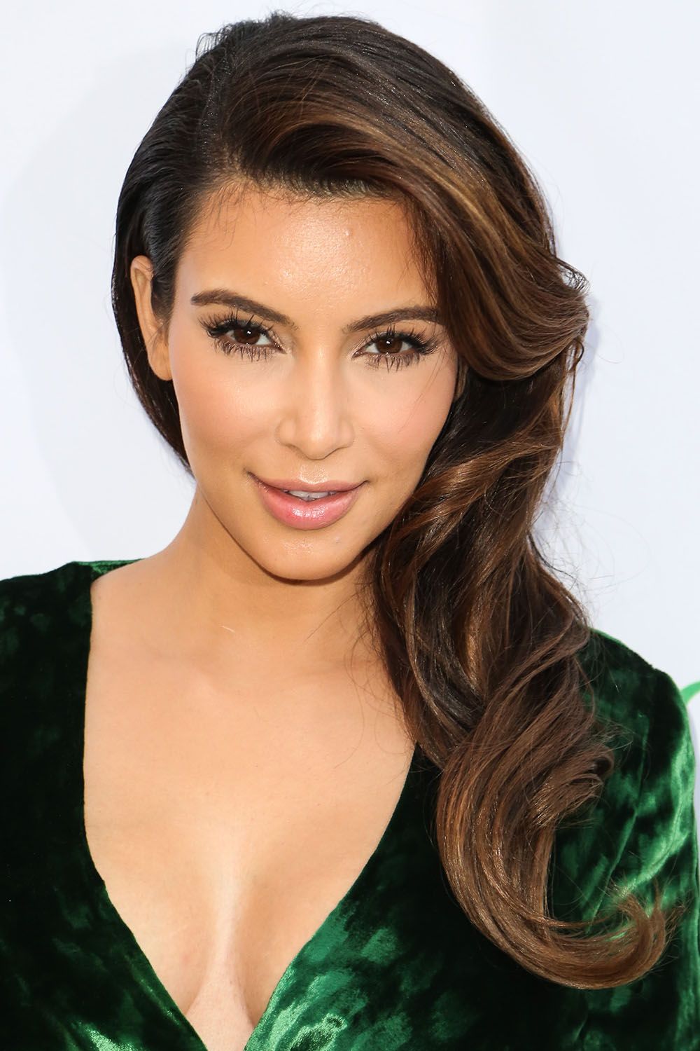 Kim Kardashian S Makeup And Hairstyles Kim Kardashian Beauty Evolution Through The Years
