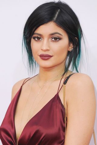 LOS ANGELES, CA - 23. LISTOPADU: Kylie Jenner dorazí v roce 2014 Americký Hudební Ocenění v Nokia Theatre L. a. Live na 23. listopadu, 2014 v Los Angeles, Kalifornie. (Foto: Jon Kopaloff/FilmMagic)