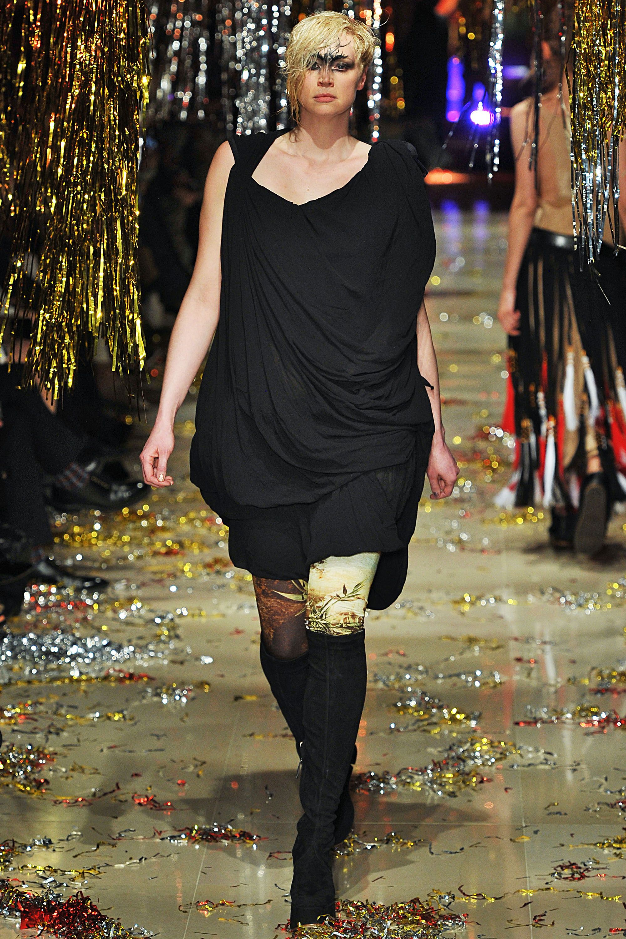 Communication on this topic: 15 Celebrities Who Have Walked The Runway, 15-celebrities-who-have-walked-the-runway/ Discussion on this topic: 15 Celebrities Who Have Walked The Runway, 15-celebrities-who-have-walked-the-runway/
