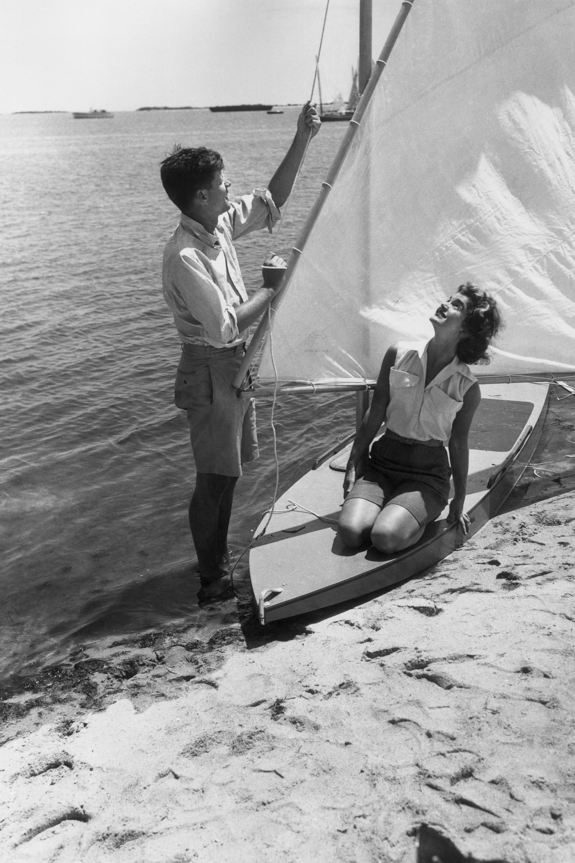 1953 POWER COUPLE JOHN F KENNEDY FIANCE JACQUELINE BOUVIER 8X10 PHOTO PRESIDENT 