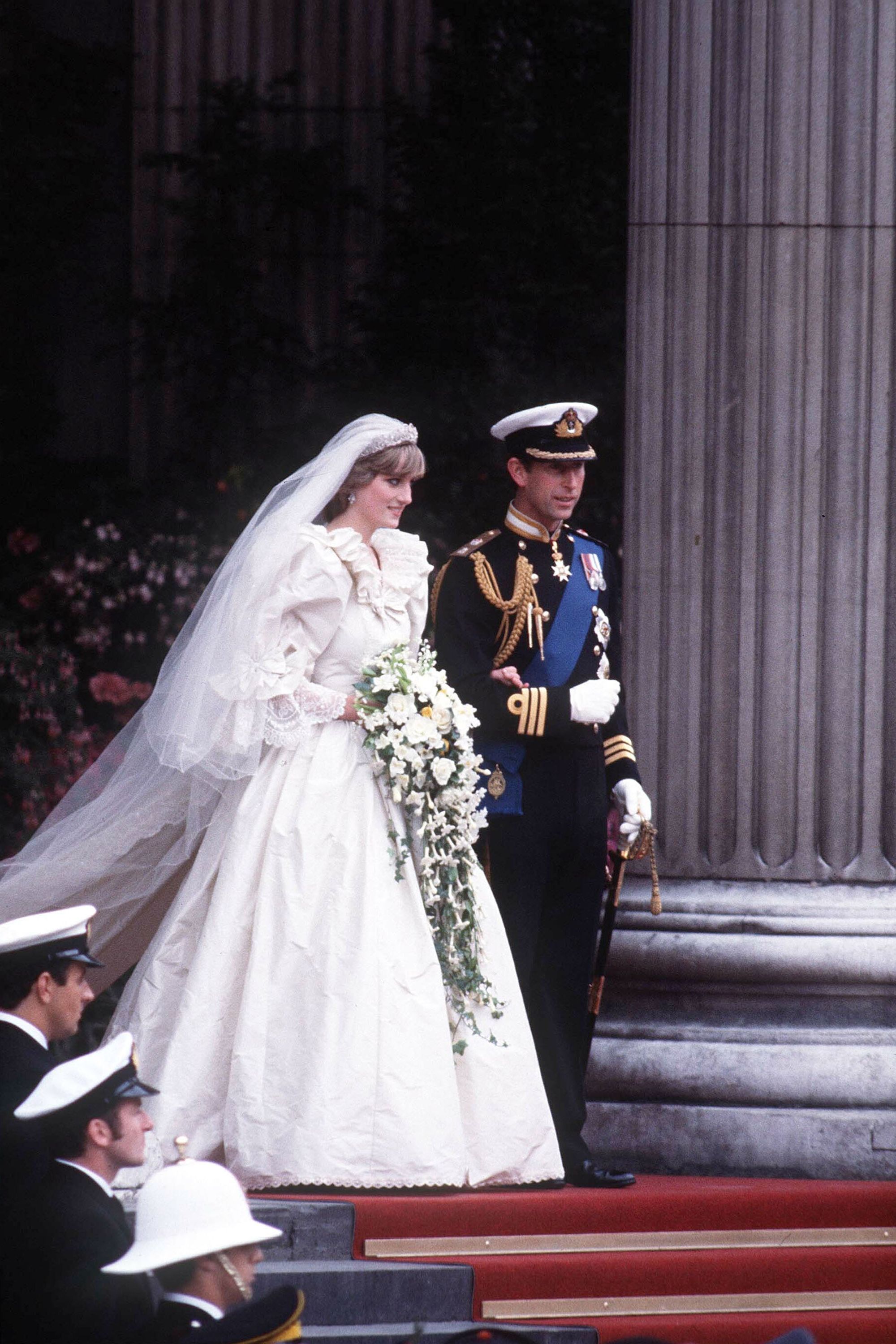 Princess of Wales and Prince Charles UNSIGNED wedding photograph Diana M4104 