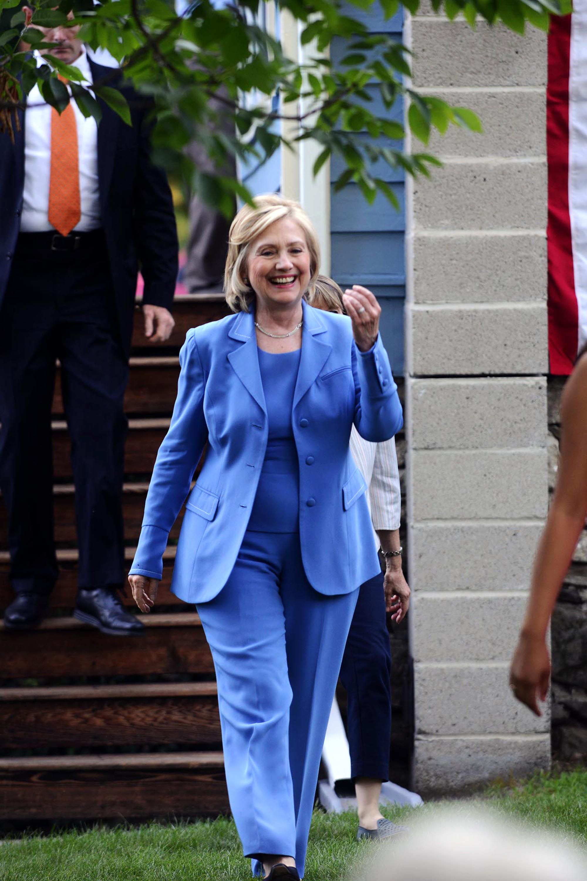 Size 4 blue dress clinton Size 4 blue dress clinton