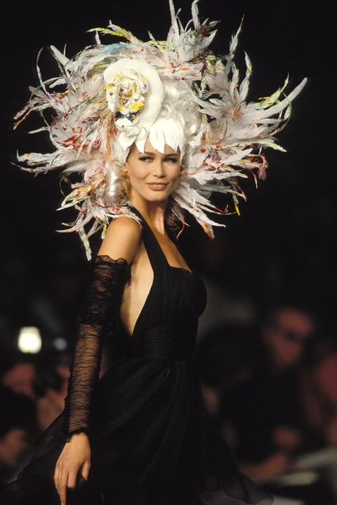 Claudia Schiffer Best 1990s Supermodel Runway Moments - Claudia ...