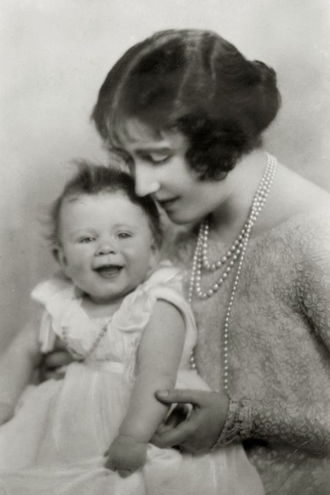 <p>Princess Elizabeth with her mother, The Duchess of York, in 1927</p>