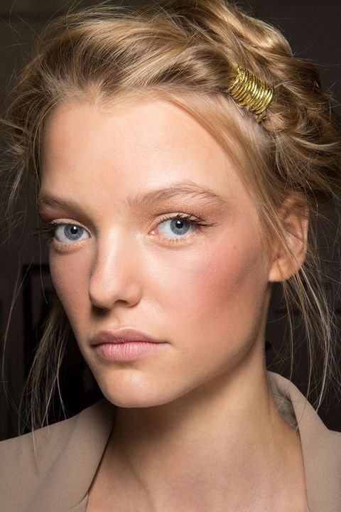 The Coolest Beauty from London and Milan Spring 2016 - Backstage Beauty ...