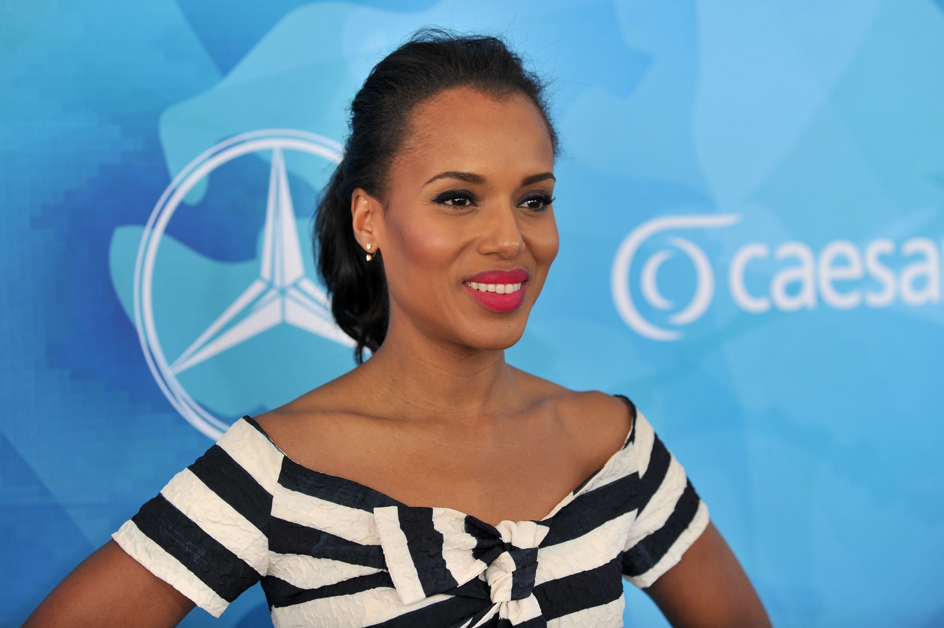 Kerry Washington Says Scandal Costume Designer Lyn Paolo Dresses