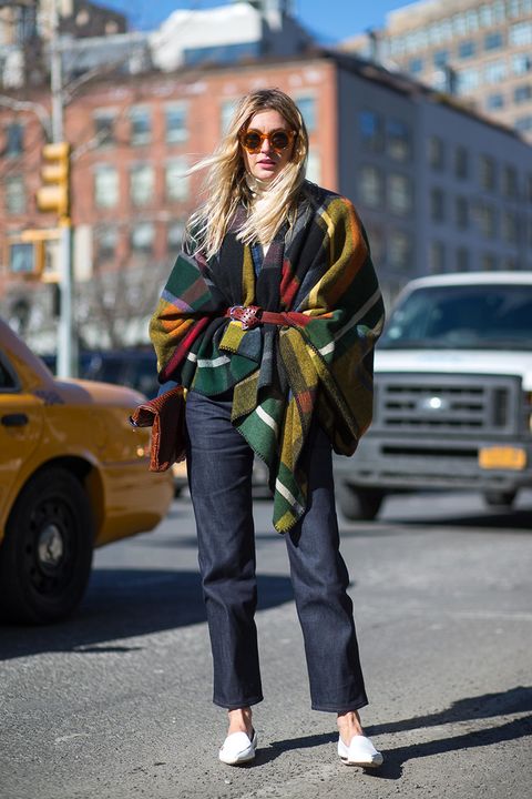 <p>Accentuate your figure under all of the layers by cinching your ensemble with a belt, or by tying an oversized button-down at the waist. </p>