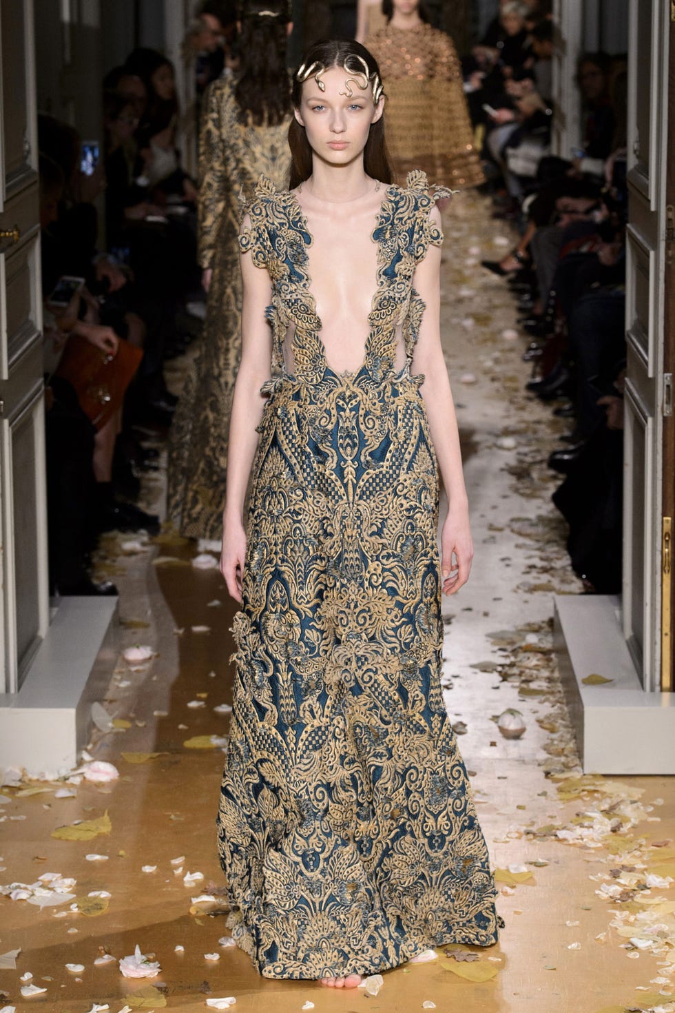 Clothing, Human, Shoulder, Dress, Fashion show, Fashion model, Style, Runway, Formal wear, One-piece garment, 