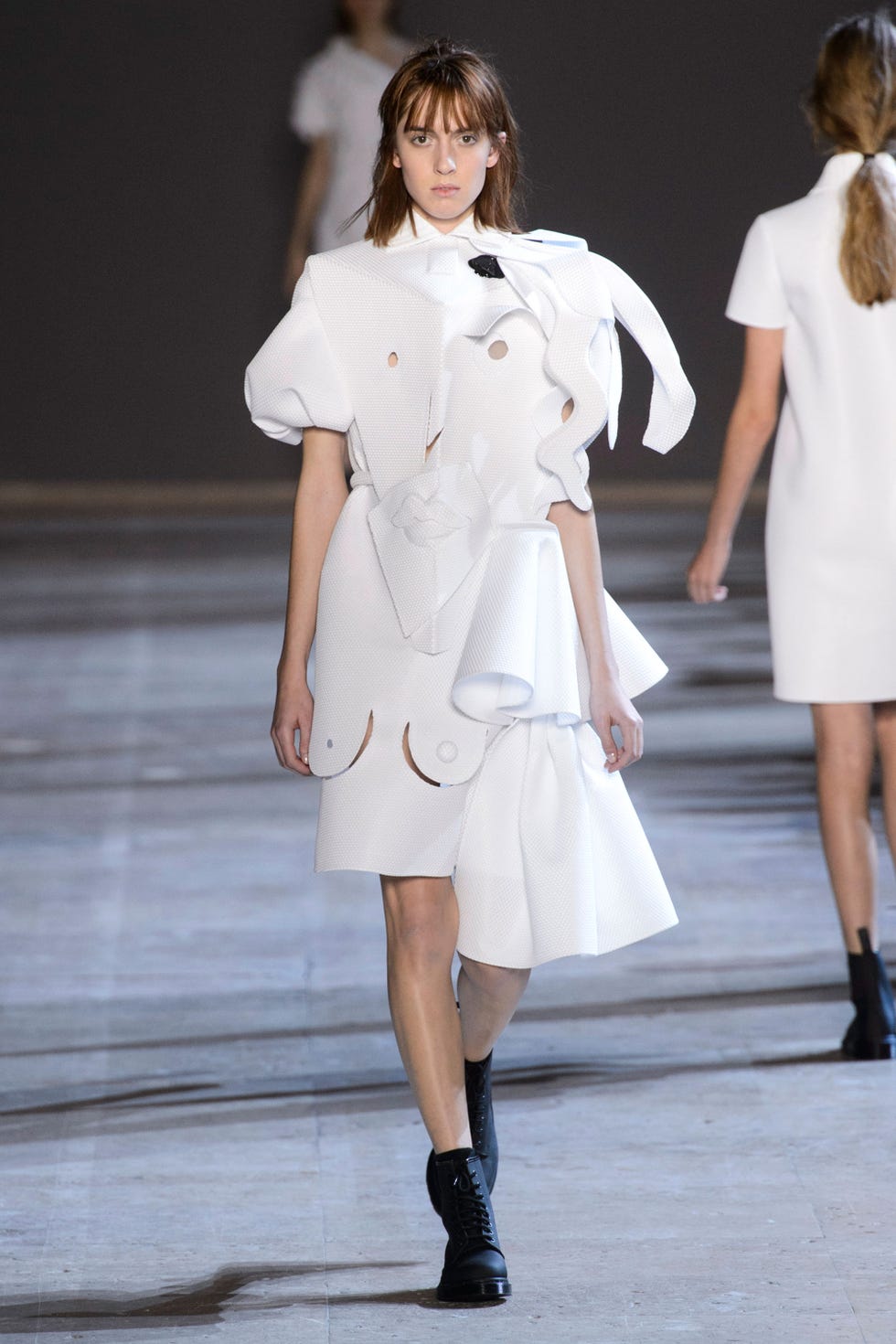 Clothing, Footwear, Leg, Sleeve, Human body, Shoulder, Human leg, Dress, Joint, Outerwear, 