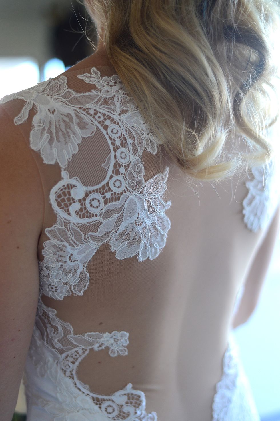 Shoulder, Joint, Back, Beauty, Neck, Embellishment, Bridal accessory, Lace, Wedding dress, Blond, 