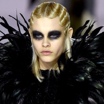 Hairstyle, Eyelash, Iris, Fashion, Fur, Fashion model, Animal product, Goth subculture, Fur clothing, Blond, 
