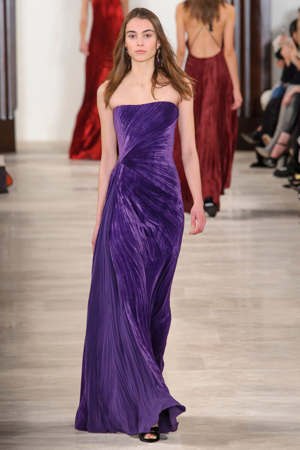 Clothing, Fashion show, Dress, Shoulder, Textile, Joint, Fashion model, Waist, Purple, Formal wear, Clothing, Fashion show, Dress, Shoulder, Textile, Joint, Fashion model, Waist, Purple, Formal wear,