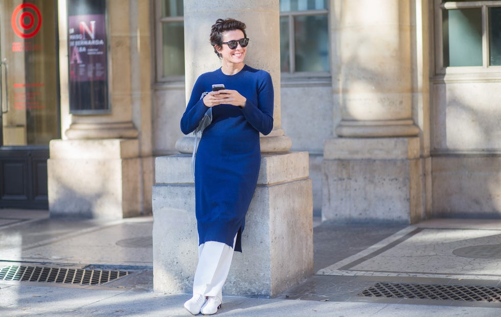 Sleeve, Standing, Goggles, Sunglasses, Street fashion, Electric blue, Cobalt blue, Snapshot, Waist, Sidewalk, 