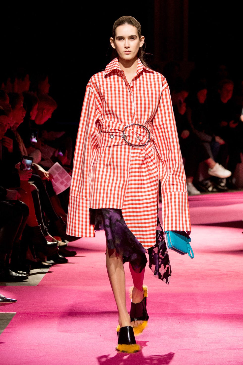 Clothing, Footwear, Fashion show, Event, Shoulder, Runway, Fashion model, Outerwear, Red, Style, Clothing, Footwear, Fashion show, Event, Shoulder, Runway, Fashion model, Outerwear, Red, Style,
