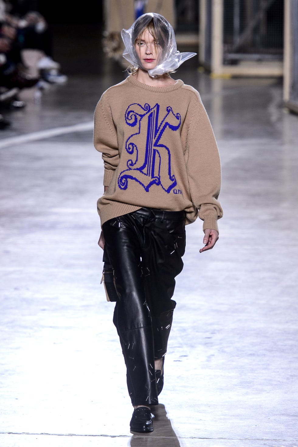 Winter, Sleeve, Trousers, Textile, Outerwear, Jacket, Standing, Style, Freezing, Street fashion, Winter, Sleeve, Trousers, Textile, Outerwear, Jacket, Standing, Style, Freezing, Street fashion,