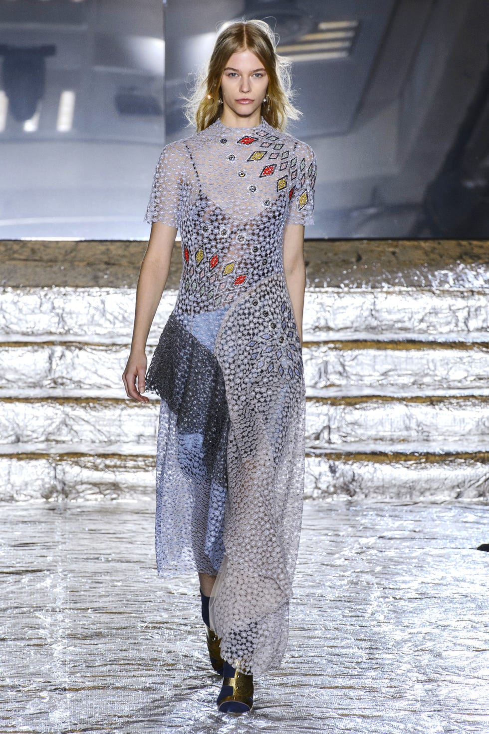 Clothing, Shoulder, Style, Dress, Waist, Street fashion, Fashion show, Fashion model, Fashion, One-piece garment, 