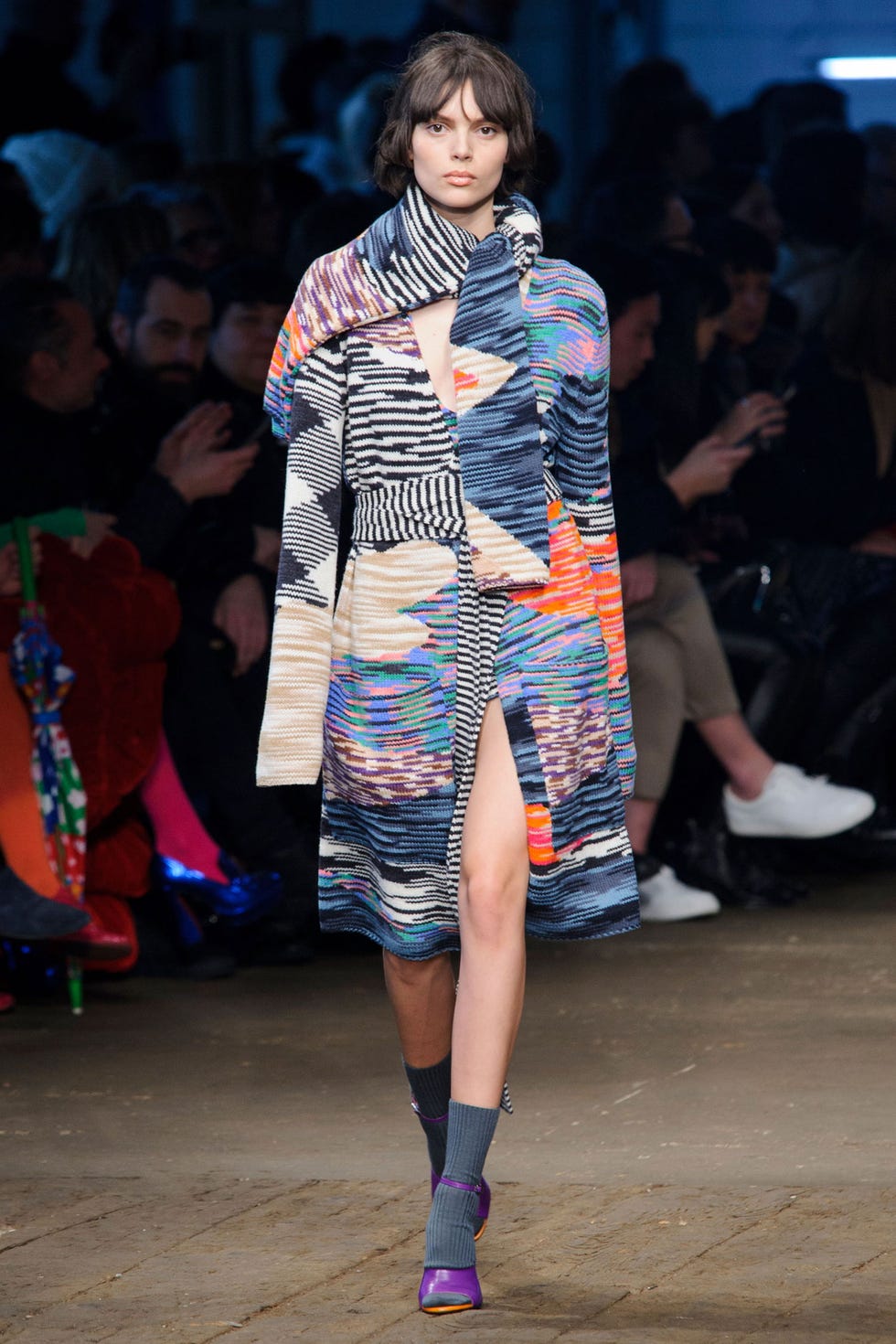 Fashion show, Runway, Outerwear, Style, Fashion model, Street fashion, Fashion, Pattern, Model, Public event, Fashion show, Runway, Outerwear, Style, Fashion model, Street fashion, Fashion, Pattern, Model, Public event,