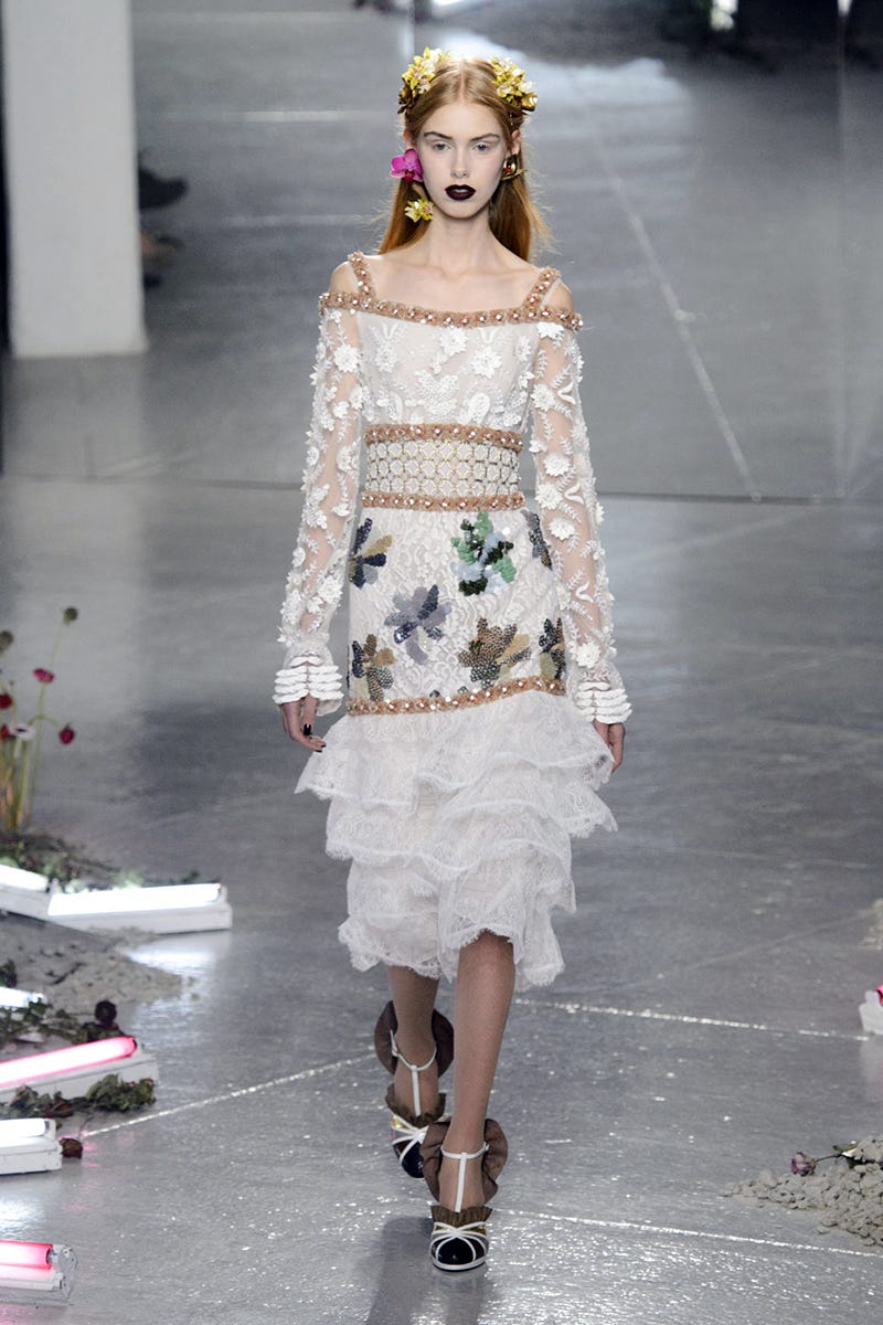 Clothing, Fashion show, Dress, Runway, Fashion model, Style, Fashion accessory, Street fashion, Waist, Fashion, 