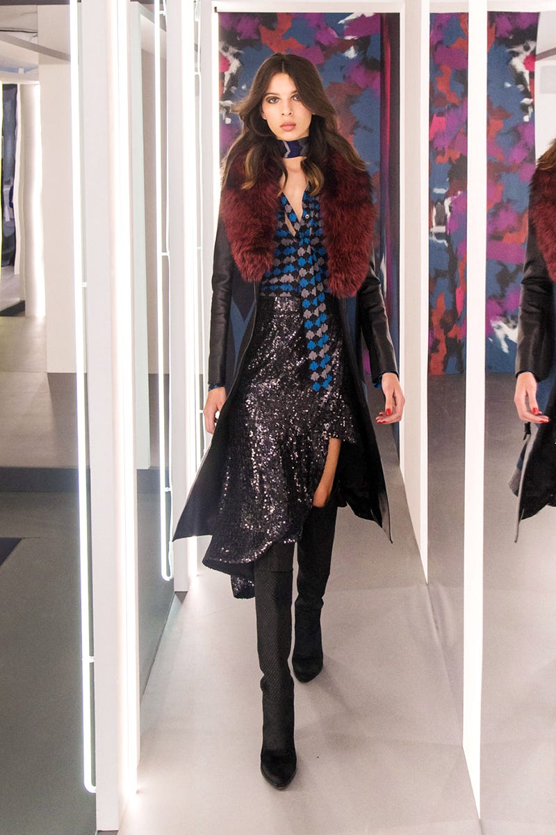 Sleeve, Textile, Coat, Outerwear, Style, Jacket, Street fashion, Fashion, Fur, Tights, 