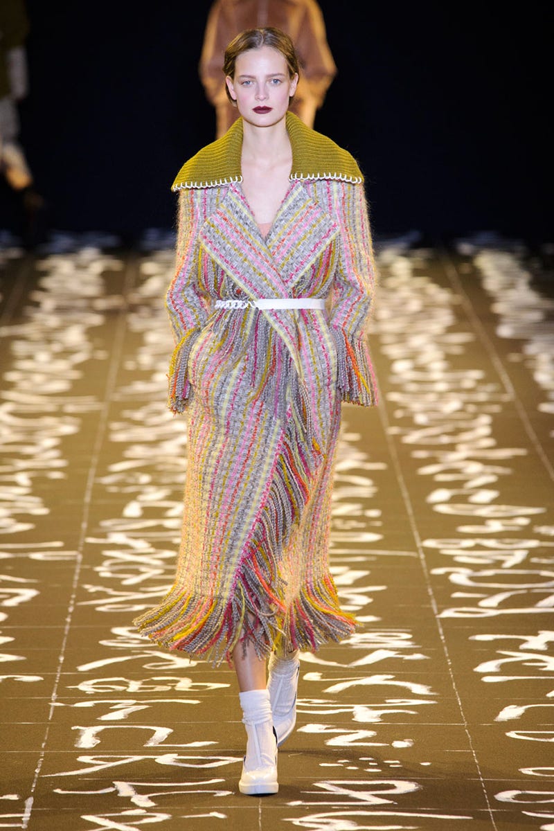 Fashion show, Runway, Dress, Fashion model, Fashion, Model, Haute couture, Costume design, Fashion design, One-piece garment, 