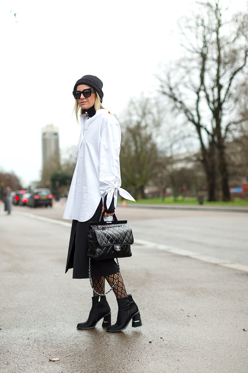 Clothing, Sleeve, Textile, Outerwear, Sunglasses, Style, Street fashion, Fashion accessory, Street, Knee, 