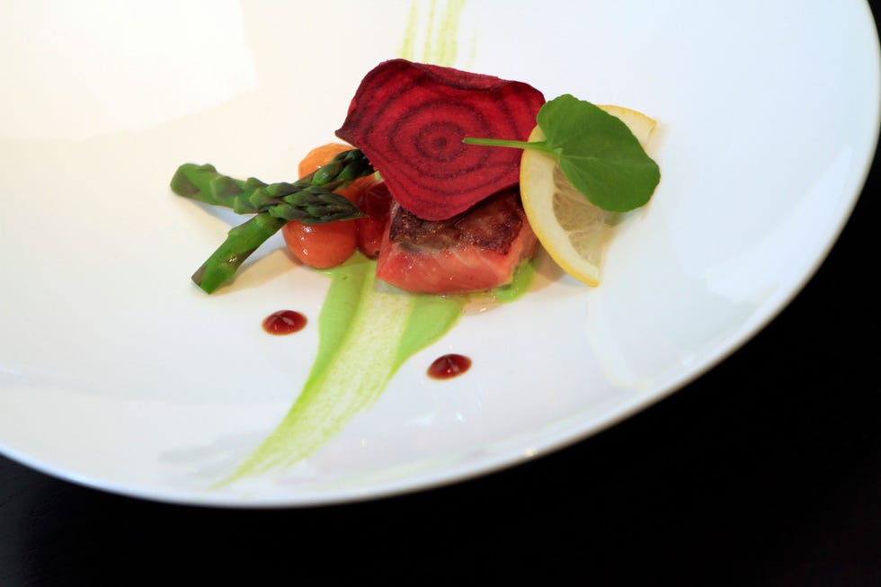 Dishware, Serveware, Food, Culinary art, Plate, Garnish, Dish, À la carte food, Rose family, Artificial flower, 